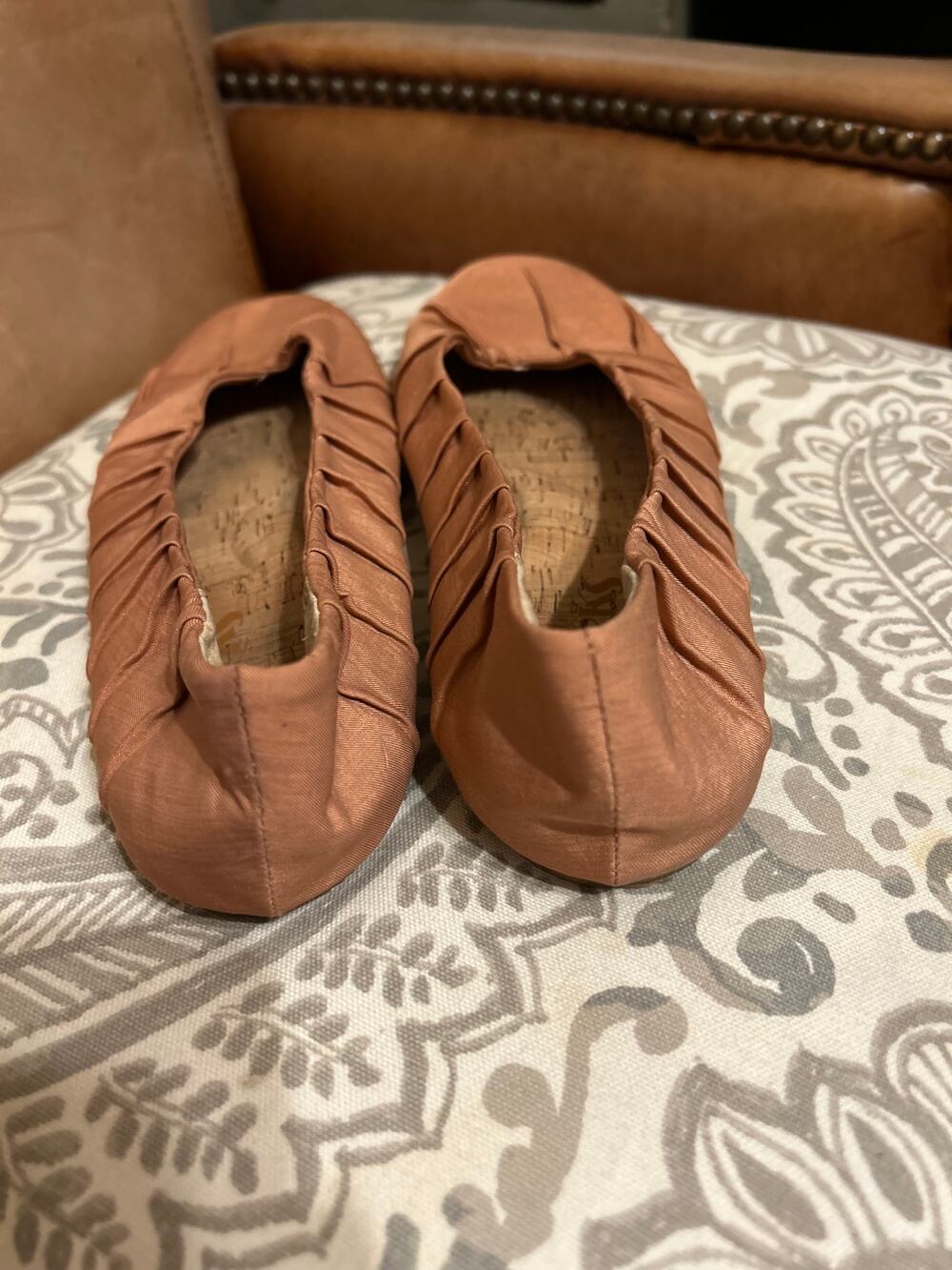 Korks by Kork-Ease Tan Pleated Ballet Flats Women’s Size 9
